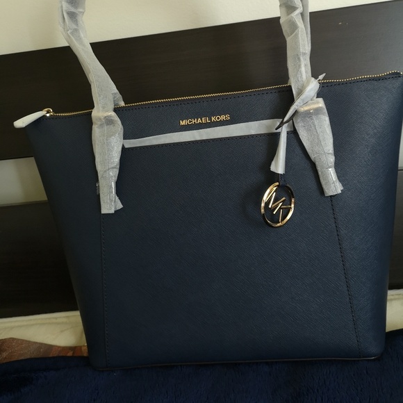 Michael Kors Bag - Picture 2 of 2